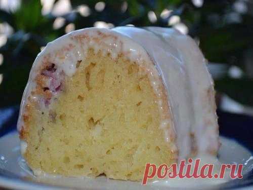 Манник с ягодами и сметанным кремом