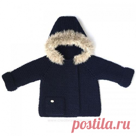 Пальто для ребенка платочным узором

Источнк - https://knitweek.ru/master-klassy/vyazanie-spitsami/pa...
В сегодняшнем мастер-классе предлагается связать на осень или весну пальто платочным узором на малыша на возраст 2-2.5 года. Для этого потребуется 6 мотков пряжи из акрила (100 г/75 м) и толстые спицы 7-8 мм. Лучше всего для вязания пальто для ребенка выбирать именно акриловую пряжу, так как такое изделие можно без проблем стирать в стиральной машине на деликатном режиме...