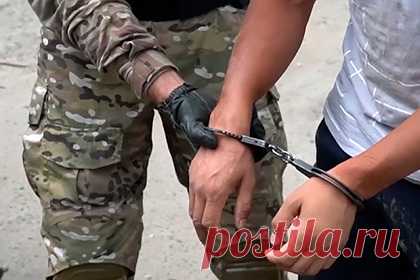 ФСБ возложила вину за диверсию на газопроводе в Крыму на украинскую разведку. Главное управление разведки Украины организовало диверсию на газопроводе в Крыму, совершенную 23 августа. По уголовному делу арестованы трое подозреваемых. По данным спецслужб, к диверсии причастна оперативная служба «Таврия» с участием организации «Меджлис крымско-татарского народа» (запрещена в России).
