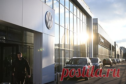 Немецкий Volkswagen назвал цену продажи российских активов. Немецкий Volkswagen назвал цену сделки по продаже активов автоконцерна в России. ООО «Фольксваген Груп Рус» и подконтрольные ему четыре компании выкупила за 125 миллионов евро структура дилерского холдинга «Авилон», российская «Арт-Финанс». Продажу завершили 18 мая 2023 года.