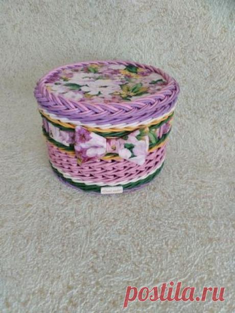 Шкатулка. Диаметр 19 см высота 11 см.