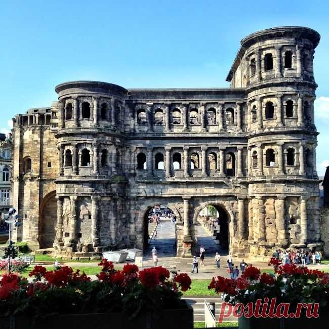 из Rear View Mirror.  
Visiting the Trier Altstadtfest in 2013 & the Roman Baths.  
TRIER: Roman monuments in Trier, Germany  |  Visiting the Trier Altstadtfest in 2013 & the Roman Baths