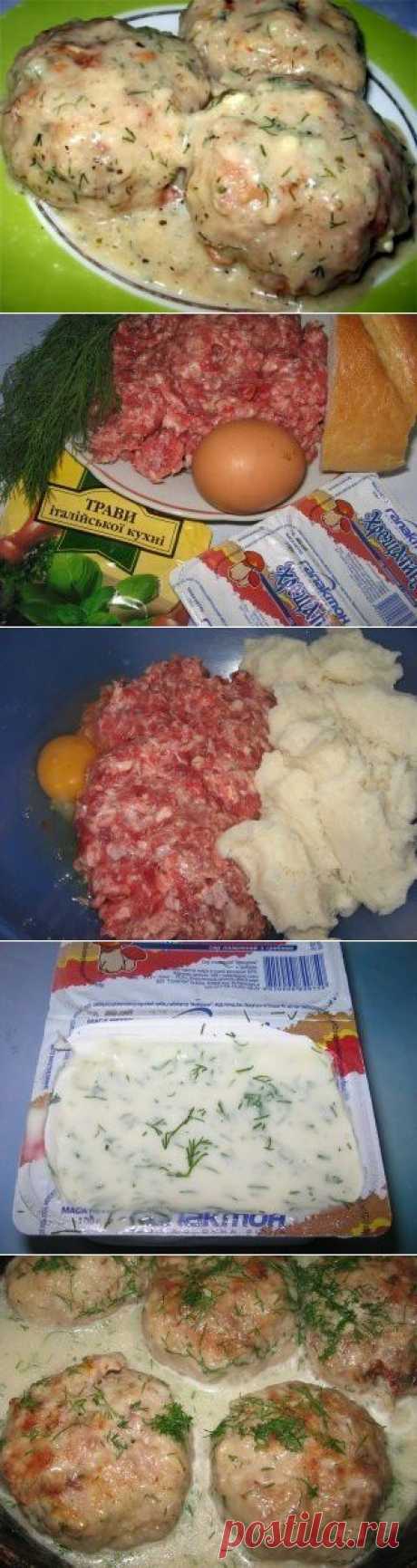 Котлеты в соусе из плавленного сыра

Соус получился очень вкусный, котлетки в нем пропарились и стали мягенькие, ароматненькие!
Очень вкусно!

Ингредиенты:

500 гр фарша
1 лук
1 яйцо
черствый батон
сыр плавленный с грибами
итальянские травы
зубок чеснока
укроп
1 ст ложка муки.

Приготовление: