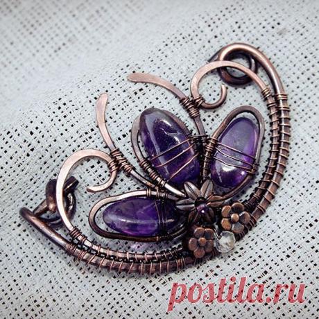 Тоже новенькая #брошь - активно готовимся ко дню города Материалы #медь и #аметист Эту и другие работы можно заказать vk.com/kaffclub @_flamens_ #_flamens_ #copper #amethyst #black #violet #brooch #stoneflower #märchen #naturestone #naturebeads #etsy #etsyjewelry #etsyseller #etsyshop #etsyflamens #vk #style #boho #bohochic #youth #gift