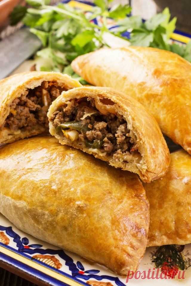 СМОТРИТЕ: Изысканное кушанье на каждый день: румяные пирожки с мясом и черносливом