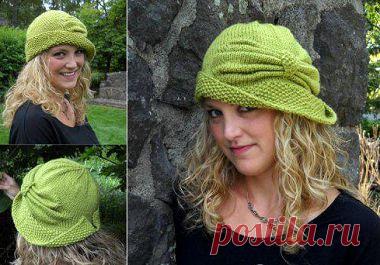 Шапка спицами со складкой-бантом.ЗДЕСЬ:шапка и снуд спицами--- http://prjaga.ru/vyazanie-dlya-zhenshchin/sharf-snud-palantin/shapka-i-snud-spitsami