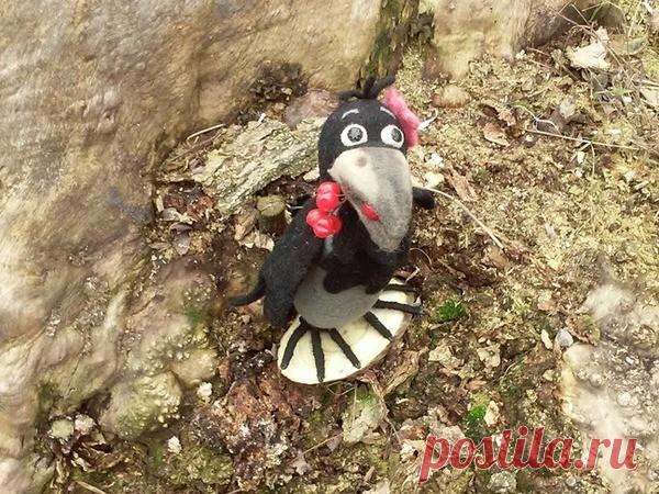 Валяем ворону Валяем воронуМатериалы: шерсть кардочёс, иглы для валяния, губка, ножницы, клей момент, плоскогубцы, акриловая краскаПроцесс:Несколько моментов, которые должны знать начинающие валяльщики:Валяние начинаю с работы иглой 36 звездочка, игла должна быть четко параллельно поверхности не под...