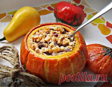 Тыква, фаршированная рисом и сухофруктами. Ингредиенты: тыква, рис, чернослив Предлагаю вам несложный, но очень вкусный рецепт приготовления тыквы. Надеюсь, вам понравится!