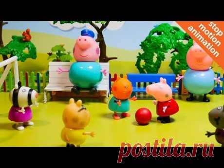 Свинка Пеппа с друзьями играет в футбол. - YouTube
