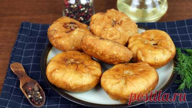 Беляши с мясом на кефире Кол-во 8-10 шт.Ингредиенты:Для начинки: 300 г мясного фарша (у меня говядина + свинина)1 луковица Соль, перец по вкусуДля теста:250 г кефира (у меня 3.2 % жирности) 220- 240 г пшеничной муки (сколько ...
