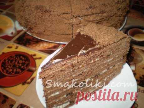 Кто не любит медовики? Всем нам хорош знаком с детства вкус этого замечательного торта и у каждой хозяйки припрятан свой рецепт с собственной изюминкой.