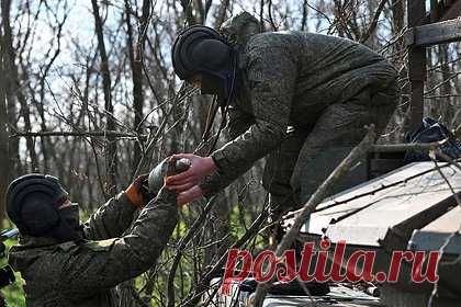 Опубликована карта боевых действий в зоне спецоперации. Министерство обороны России опубликовало обновленную карту боевых действий в зоне специальной военной операции (СВО) по состоянию на 13 марта. На карте обозначено движение линии боевого соприкосновения, а также указаны места нанесения ракетных ударов и артиллерийских обстрелов.