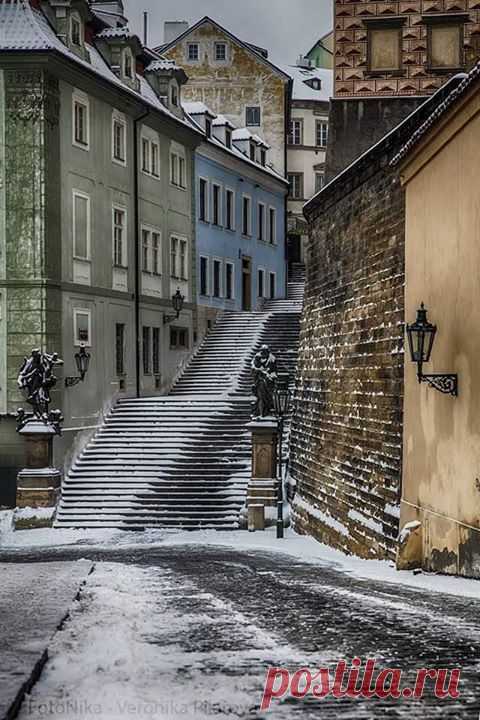 Pin page