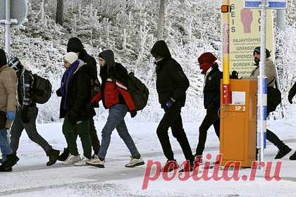 Латвия обвинила Россию и Белоруссию в использовании мигрантов в качестве оружия. Россия и Белоруссия все еще продолжают использовать мигрантов в качестве оружия. Об этом высказалась премьер-министр Латвии Эвика Силиня. «Мы должны понять, что это не просто просители убежища — это гибридная атака», — утверждает премьер-министр Латвии.