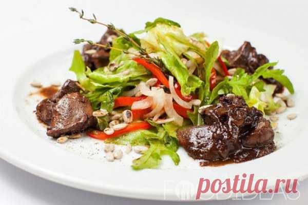 Теплый салат с беконом и куриной печенью - рецепт приготовления с фото