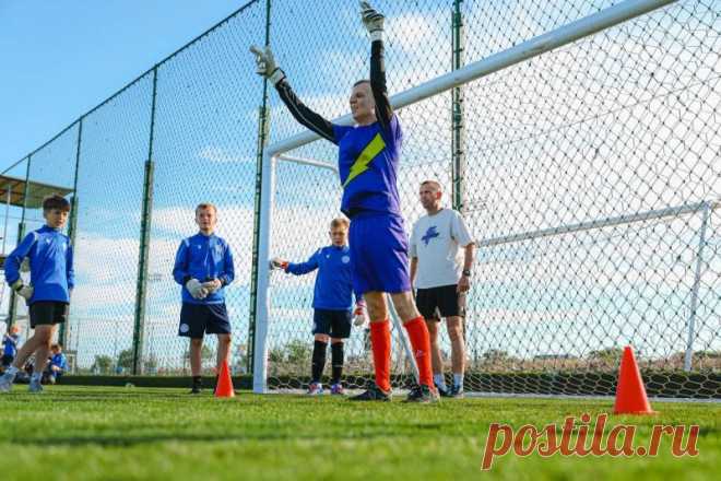 В Крыму финишировала значимая социальная инициатива  " Супер Герои в футболе " , в рамках которой дети с расстройствами поведения получили возможность заниматься спортом, итоговый фестиваль стал настоящим праздником, доказавшим эффективность футбола как средства для успешной физической и социальной адаптации.