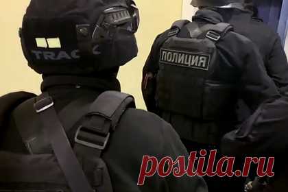 ФСБ задержала администратора террористического интернет-сообщества «Колумбайн». В Сочи сотрудники ФСБ задержали подростка, который был администратором интернет-сообщества запрещенного в России террористического движения «Колумбайн». Группа занималась пропагандой массовых убийств в школах. Права администрирования ему передал гражданин Украины, использующий ник Белая роза.