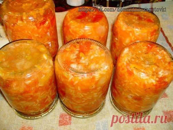 САЛАТ С РИСОМ

3 кг помидор
по 1 кг луку, моркови, перца
1 стакан отварного до полуготовности риса
Показать полностью…