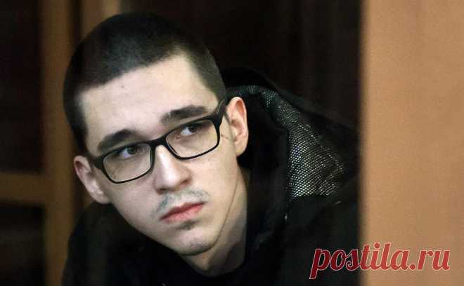 Прокурор запросил пожизненный срок для напавшего на гимназию в Казани. Представитель гособвинения попросил суд назначить пожизненный срок для Ильназа Галявиева, который открыл стрельбу в гимназии N175 Казани в мае 2021 года.