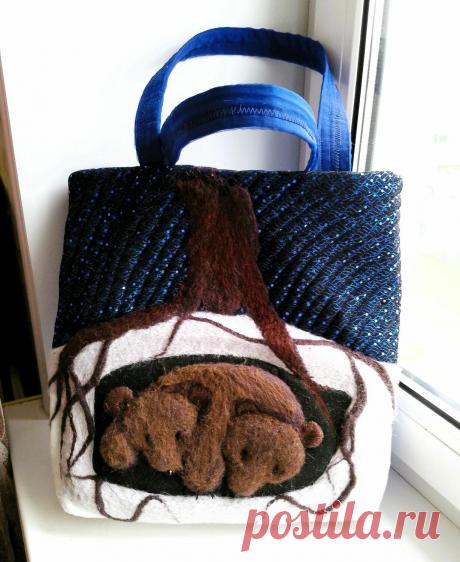 Сумка-тоут шоппер стеганая с объемной аппликацией Медвежата купить в интернет-магазине Ярмарка Мастеров по цене 3150 ₽ – X9X7SRU, Сумка-тоут, Рошаль - доставка по России Сумка-тоут шоппер стеганая с объемной аппликацией Медвежата в наличии в интернет-магазине на Ярмарке Мастеров - 55890280. Сумка-тоут от Antiq-vintag. Размер: 33*36*8 см
Длина ручки: 47 см. Материал: натуральная шерсть, декоративная ткань, хлопок, фетр, органза, синтепон, ручная стёжка. Гарантированна...