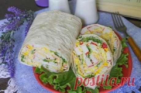 Яркая и сочная закуска всего лишь за 20 минут: рулет из лаваша с крабовыми палочками Вкусная и нежная!