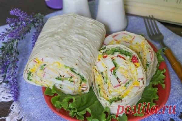 Яркая и сочная закуска всего лишь за 20 минут: рулет из лаваша с крабовыми палочками Вкусная и нежная!