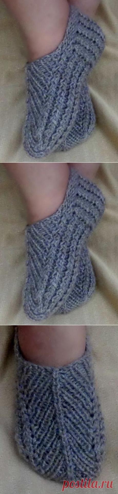 Следки спицами с подошвой ПЛЕТЕНКА.