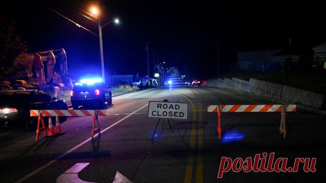 Устроивший стрельбу в штате Мэн ранее угрожал открыть огонь на военной базе. Устроивший стрельбу в городе Льюистон в американском штате Мэн угрожал открыть огонь на военной тренировочной базе в том же штате. Об этом сообщило агентство The Associated Press. Полиция ищет 40-летнего оружейного инструктора и ...