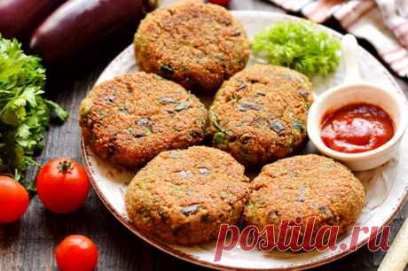Котлеты из баклажанов – обалденно вкусные даже без мяса - БУДЕТ ВКУСНО! - медиаплатформа МирТесен Вкусные котлеты можно приготовить не только из мясного фарша. Вот отличный вариант баклажановых котлет, которые получаются ничем не хуже, чем мясные. Все продукты отлично между собой сочетаются, и получается очень вкусно. Такие котлеты можно поджарить на сковороде или запечь в духовке. В дополнение