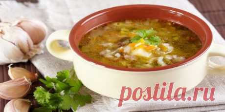 Рассольник с перловкай, такого вкусного первого блюда редко где встретишь. Обязательно попробуйте, даже если вы не любили рассольник ранее, теперь он станет самым любимым первым блюдом