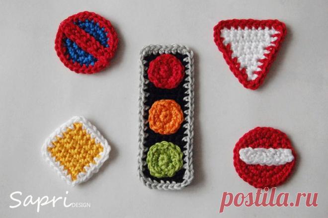 Вязаные машинки-аппликации- идеи из интернета