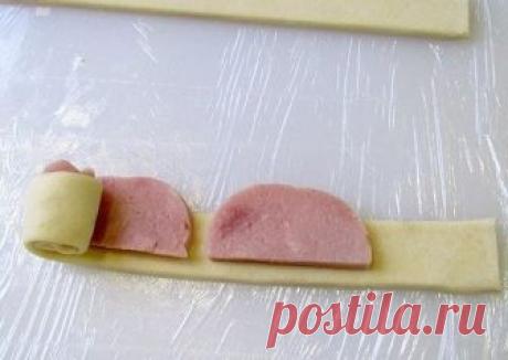 Колбасные &quot;розочки&quot; в слоеном тесте