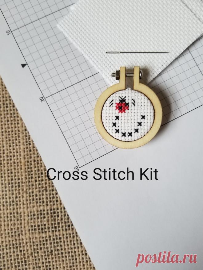 Counted Cross Stitch Kit Flying Ladybug Mini - Etsy España
