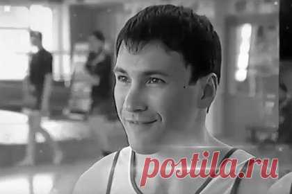 Бывший чемпион мира по кикбоксингу умер в 50 лет