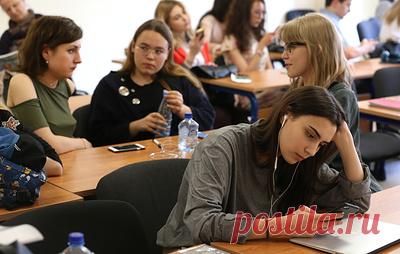 Минобрнауки поддержало идею уйти от обучения в магистратуре с непрофильным бакалавриатом. Замминистра науки и высшего образования РФ Дмитрий Афанасьев отметил, что для разных направлений могут быть другие решения