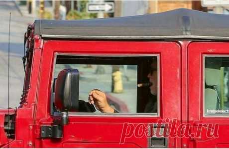 Теперь Шварценеггер может ездить с сигарой на любимом Hummer . Тут забавно !!!