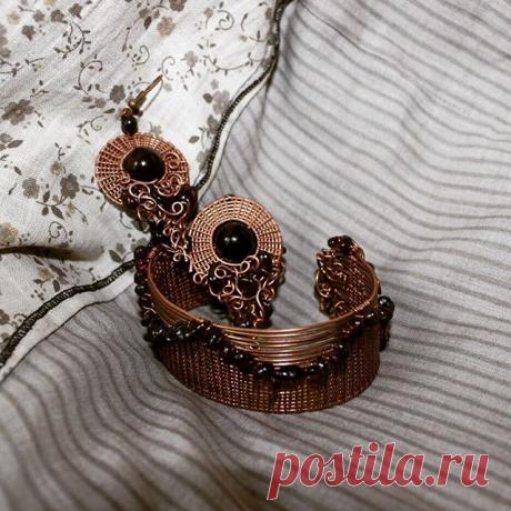 Комплект #серьги и #браслет #медь #гранат Эту и другие работы можно заказать vk.com/kaffclub @_flamens_ #_flamens_  #etsy #etsyseller #etsyjewelry #jewelry #boho #bohochic #style #etsyflamens #vk #nightlife #youth #gift #braslet #copper #earrings #garnet #marsala #tenderness #jewelry #withlove