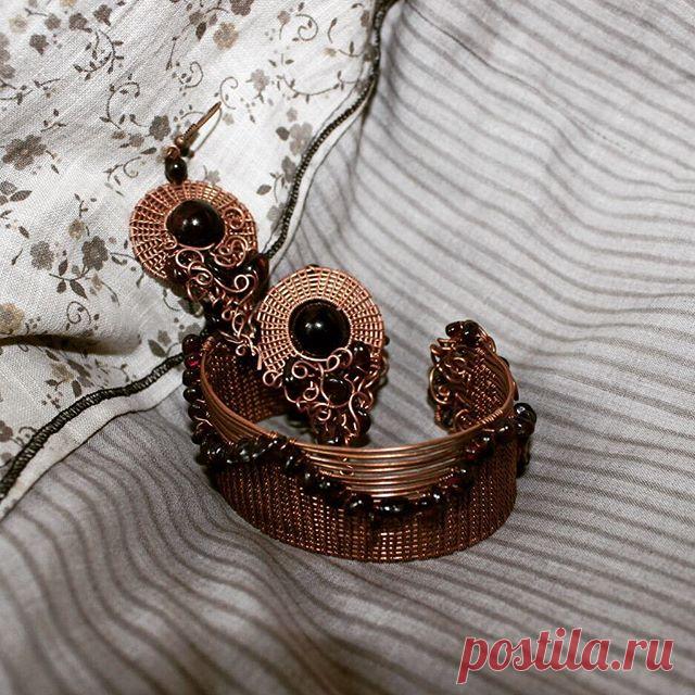 Комплект #серьги и #браслет #медь #гранат Эту и другие работы можно заказать vk.com/kaffclub @_flamens_ #_flamens_  #etsy #etsyseller #etsyjewelry #jewelry #boho #bohochic #style #etsyflamens #vk #nightlife #youth #gift #braslet #copper #earrings #garnet #marsala #tenderness #jewelry #withlove