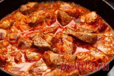 Много рецептов приготовления вкусного гуляша 

Гуляш по праву принадлежит традиционной венгерской кухне. Существует множество вариантов приготовления этого вкуснейшего блюда, но все же его корни ведут из Венгрии. Существует придание, которое гла…