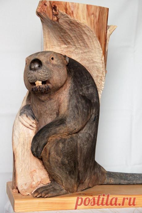 Бобр, выгрызающий себя из дерева, - так затейливо называется эта скульптура. Размер в натуральную величину. Находится в коллекции автора. Выставлена на продажу. Цена 700000 руб.