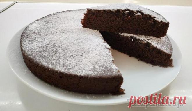 Шоколадный манник -постное блюдо Мягкий, ароматный и очень вкусный шоколадный манник. Идеально подойдёт к семейному чаепитию, а так же к постному столуНам понадобится :1.Манная крупа - 1ст2.Мука - 100г3.Вода - 1ст 4.Растительное масл...