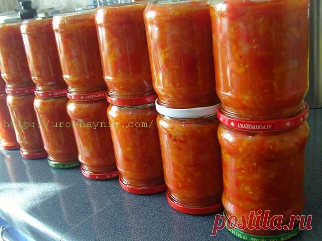 Чтобы приготовить лечо без уксуса на зиму, нам понадобится:5 кг перца,2,5 кг красных помидор,