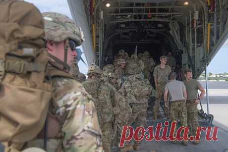 В США предрекли уничтожение элитной десантной дивизии в случае захода на Украину. Престижная американская 101-ю дивизия Воздушно-десантных войск «Кричащие орлы», будет «разорвана в клочья» российской армией, если появится на территории Украины, заявил экс-сотрудник Белого дома при администрации Рональда Рейгана Пол Крейг Робертс.