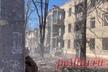 Стало известно о взрывах в районе Славянска и Краматорска. В районе городов Славянск и Краматорск произошли взрывы. Ранее воздушную тревогу во многих регионах Украины: Киевской, Винницкой, Харьковской, Житомирской, Черниговской, Сумской, Днепропетровской, Николаевской и Полтавской областях. 4 мая воздушную тревогу объявляли два раза в Киеве.