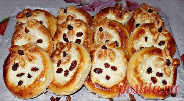 Очень вкусные творожные ватрушки из дрожжевого теста