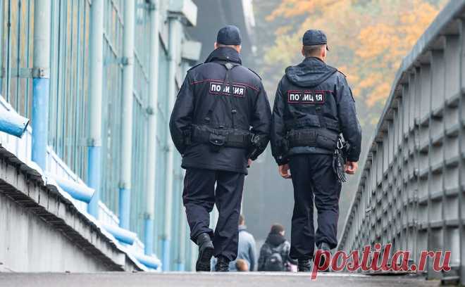 В Ростовской области задержали бродившего по улицам мужчину с мачете. В Ростовской области полицейские передали медикам 29-летнего мужчину, который гулял по улицам пригорода Ростова — Батайска, вооружившись мачете (большим и широким ножом для рубки растительности.