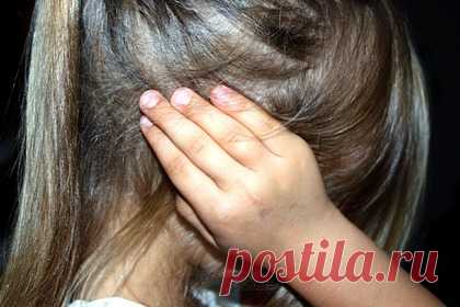 Психолог дала вредные советы по воспитанию ребенка с «синдромом самозванца». Детский психолог Алина Пронина дала родителям вредные советы, как вырастить ребенка с «синдромом самозванца». Она напомнила, что следовать им нельзя, напротив, такого поведения взрослым необходимо избегать и следить за собой, чтобы не проявлять таких признаков, как обесценивание эмоций, сравнения с другими детьми.