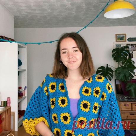 Super happy with today’s creation 🌻 still debating whether to keep this or pop it on Etsy😂🌻 
.
.
.

#crocheting #crochet #handmade #crochetersofinstagram #crochetaddict #crochetlove #h #instacrochet #amigurumi #knitting #yarn #crocheted #crochetlover #crochetinspiration #croche #crocheter #yarnaddict #rg #handmadewithlove #crocheteveryday #crochetpattern #ganchillo #knit #croch #yarnlove #diy #crochetando #crochetblanket #crochetgirlgang #etsy