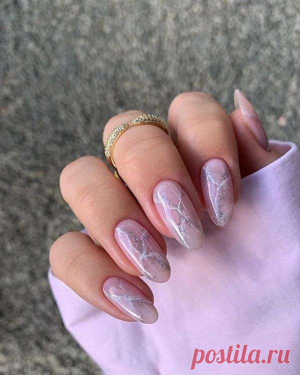 Мраморный маникюр 2023: стильные идеи дизайна