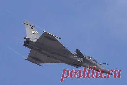 В Британии заметили ироничную деталь в соглашении Макрона и Зеленского